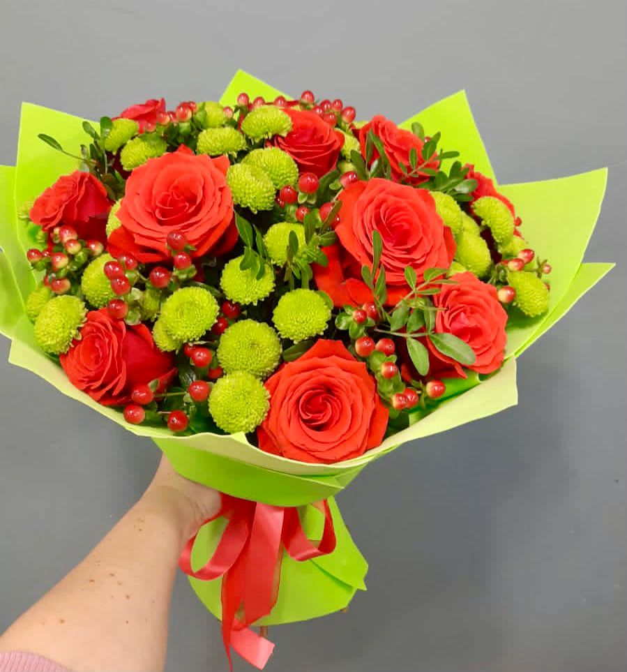 Букет цветов из: Хризантемы и Розы в Георгиевской