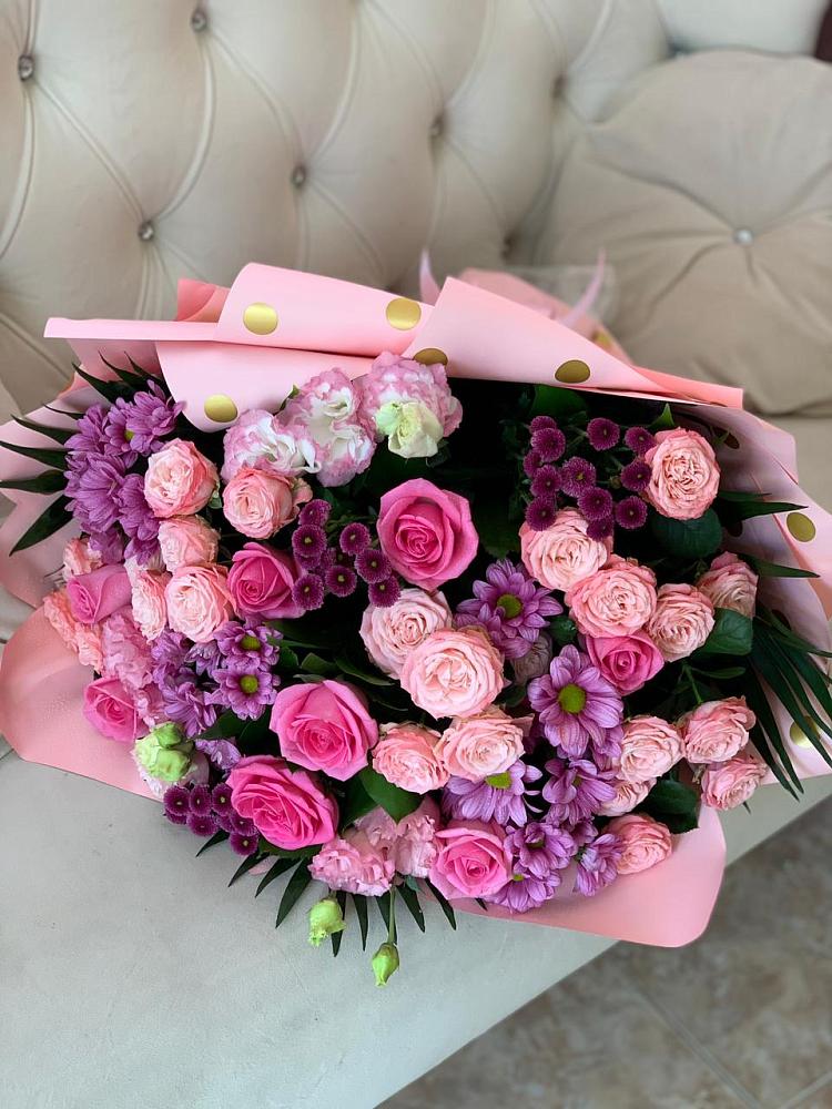 Букет цветов из: Хризантемы, Розы и Лизиантусы в Георгиевской