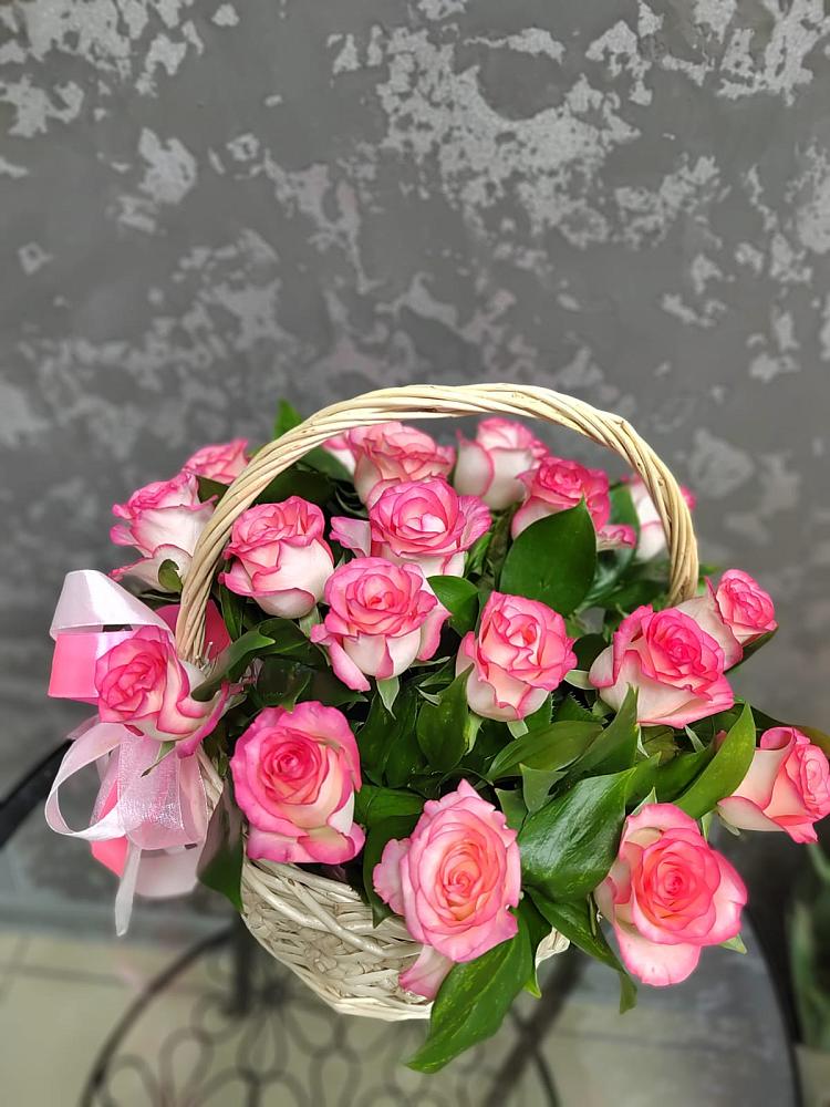 Цветочная композиция из Розы в корзине в Георгиевской