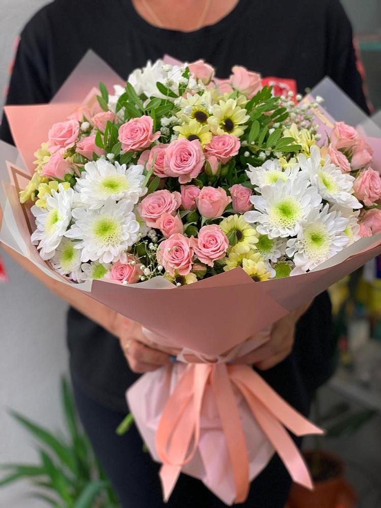 Букет цветов из: Розы и Хризантемы в Георгиевской