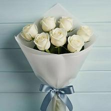 Букет 7 Белых роз Эдлесс Лав в Георгиевской