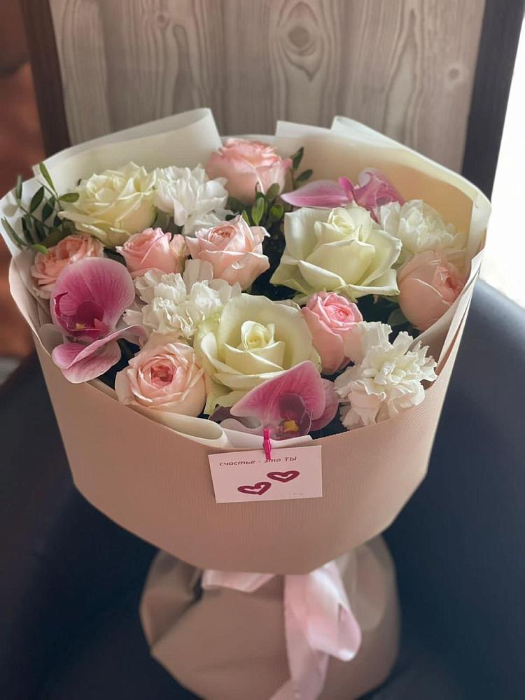 Букет цветов из: Орхидеи, Розы и Гвоздики в Георгиевской