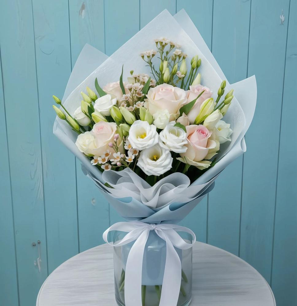 Букет цветов из: Розы и Лизиантусы в Георгиевской