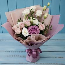 Букет цветов из:  Розы и Лизиантусы в Георгиевской