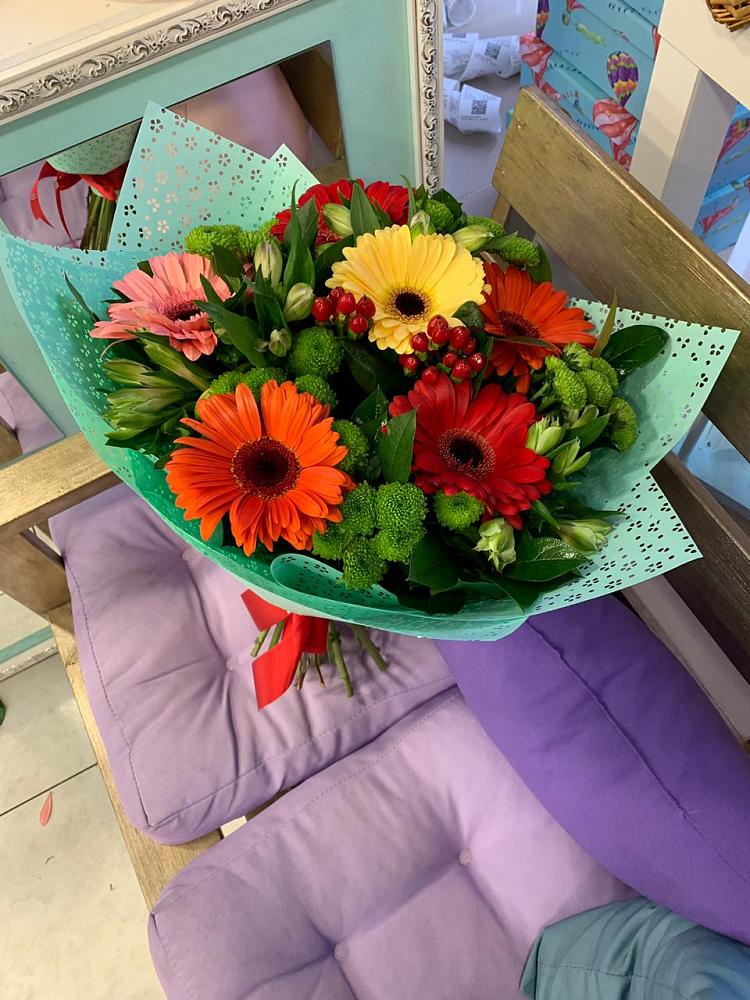 Букет цветов из: Герберы, Хризантемы и Альстромерии в Георгиевской