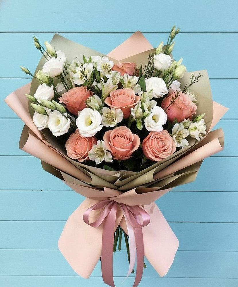 Букет цветов из: Розы, Альстромерии и Лизиантусы в Георгиевской