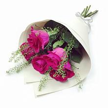Букет цветов из:  Розы в Георгиевской