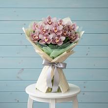 Букет цветов из:  Орхидеи и Розы в Георгиевской