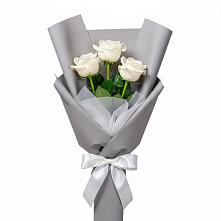 Букет 3 белые розы в Георгиевской