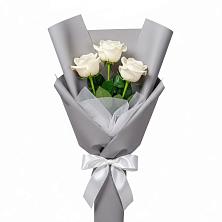 Букет 3 белые розы в Георгиевской