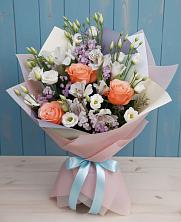 Букет цветов из:  Лизиантусы, Розы, Альстромерии и Гипсофила в Георгиевской