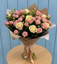 Букет цветов из:  Розы в Георгиевской