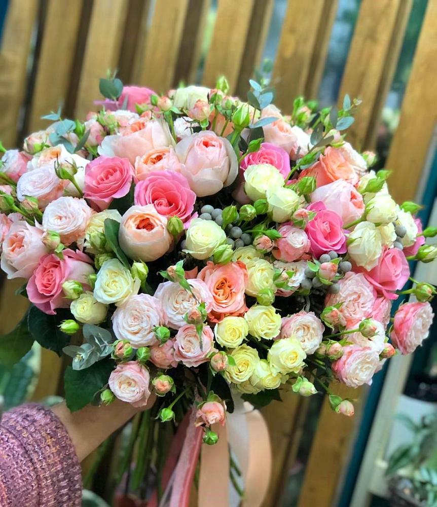 Букет цветов из: Розы в Георгиевской