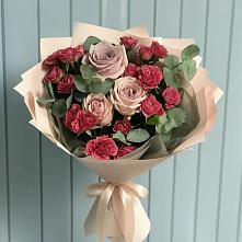 Букет цветов из:  Гвоздики и Розы в Георгиевской