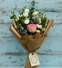 Букет цветов из:  Розы и Лизиантусы в Георгиевской