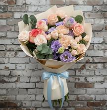 Букет цветов из:  Розы, Лизиантусы и Гвоздики #REPLACE_PRED# Георгиевской