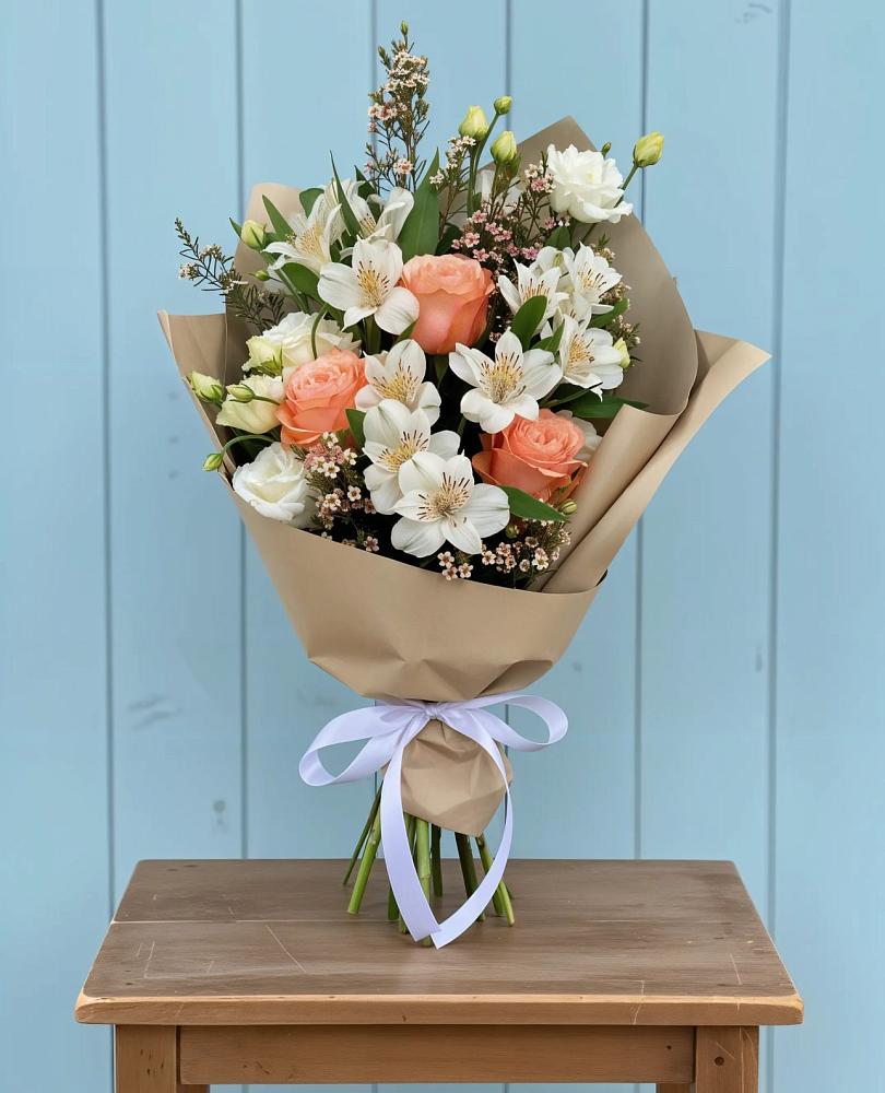 Букет цветов из: Альстромерии, Лизиантусы, Розы и Хризантемы в Георгиевской