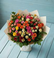 Букет Микс из разноцветных кустовых роз в Георгиевской